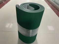 输送带老是往一边跑的原因和